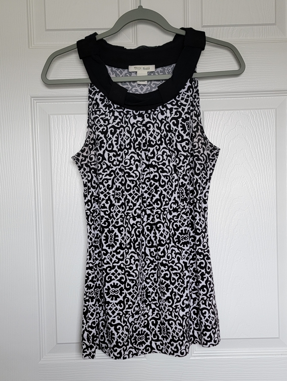 White House Black Market Sleeveless Blouse Size Medium